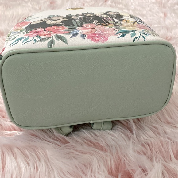 BNWT!✨ 🌺SUPER RARE HTF🌺 Gorgeous Disney Villains Floral Backpack - Picture 5 of 10